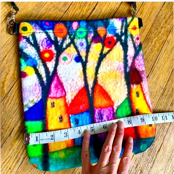 Sweetest! Brand New ‘Little Magic Light Neighbourhood’ Art Gallery Purse ❤️💜⭐️ - Picture 10 of 11